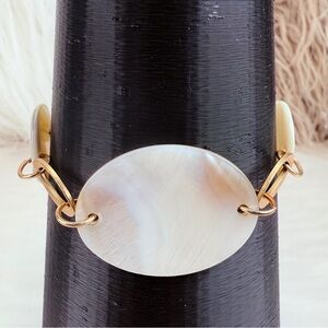 Beautiful, goldtone, shell costume bracelet
